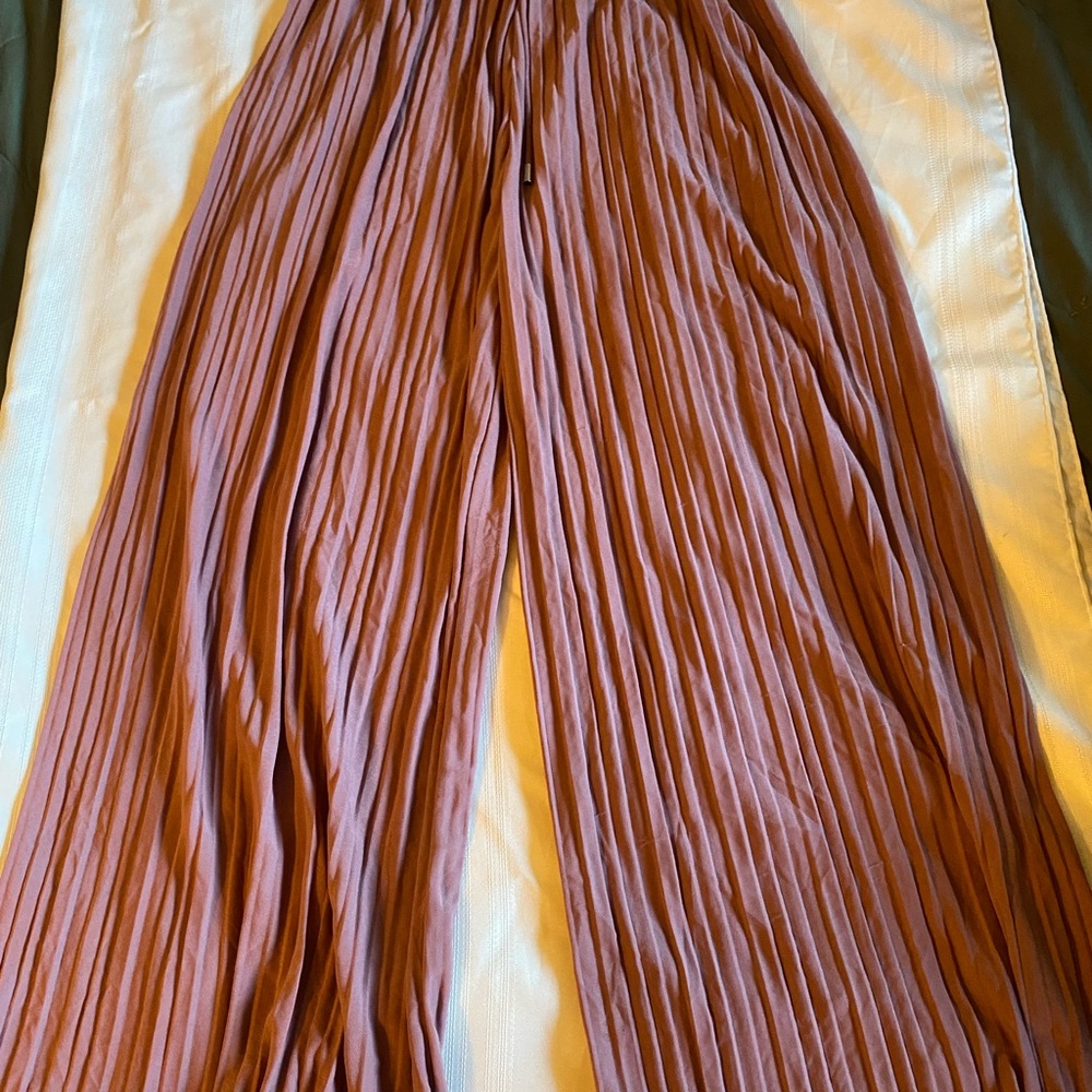 Chic Pink Wide Leg Jumpsuit with Pleated Elegance